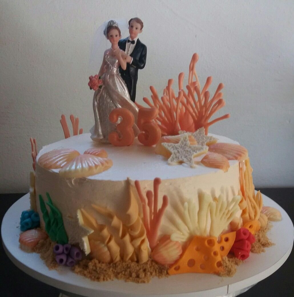 Торт в персиковых тонах