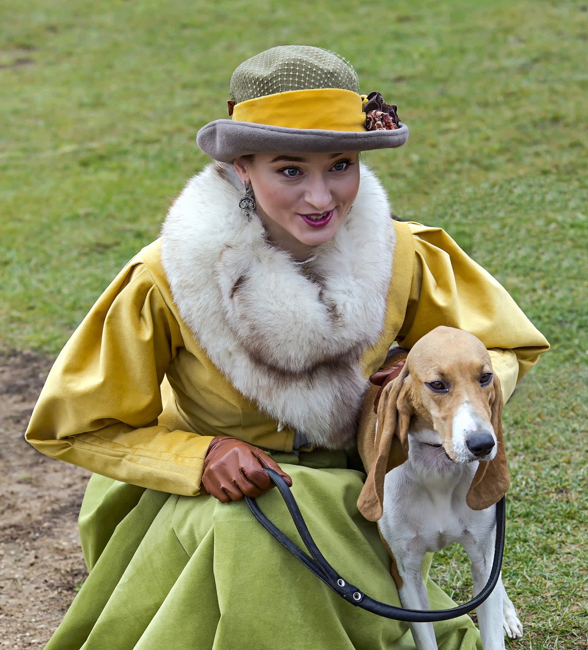 Девушка в шубе