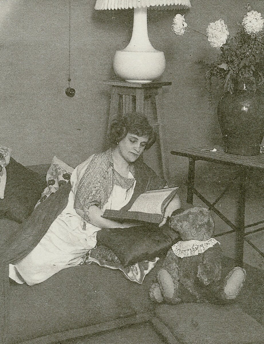 Надежда Тэффи в детстве