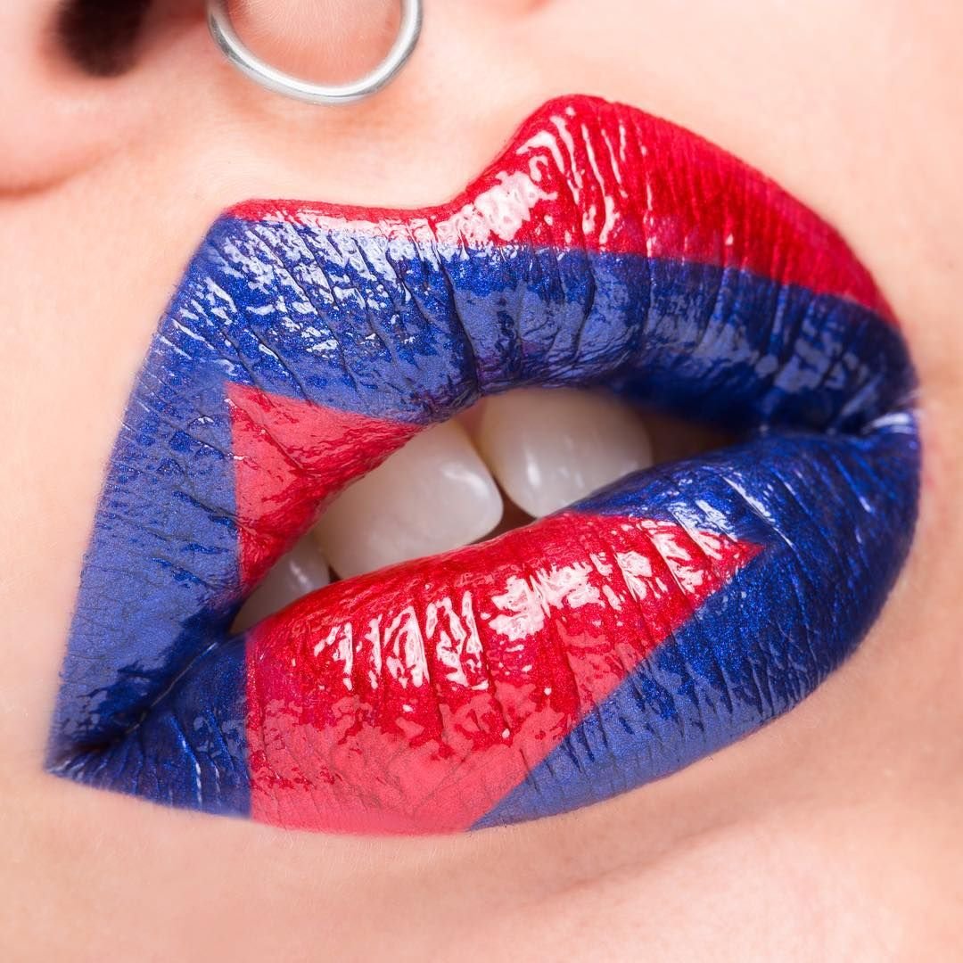 Брюнетки с красивыми губами