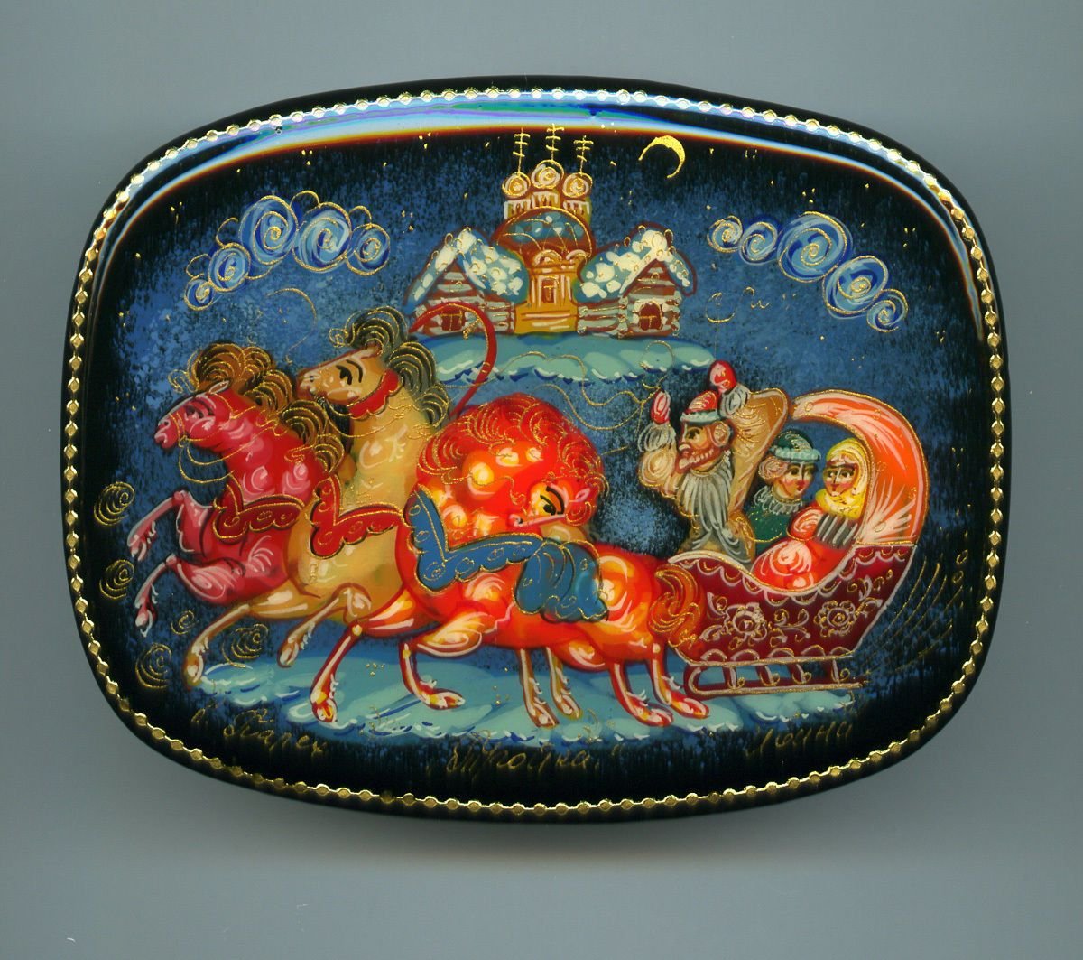 Брошь лаковая миниатюра тройка