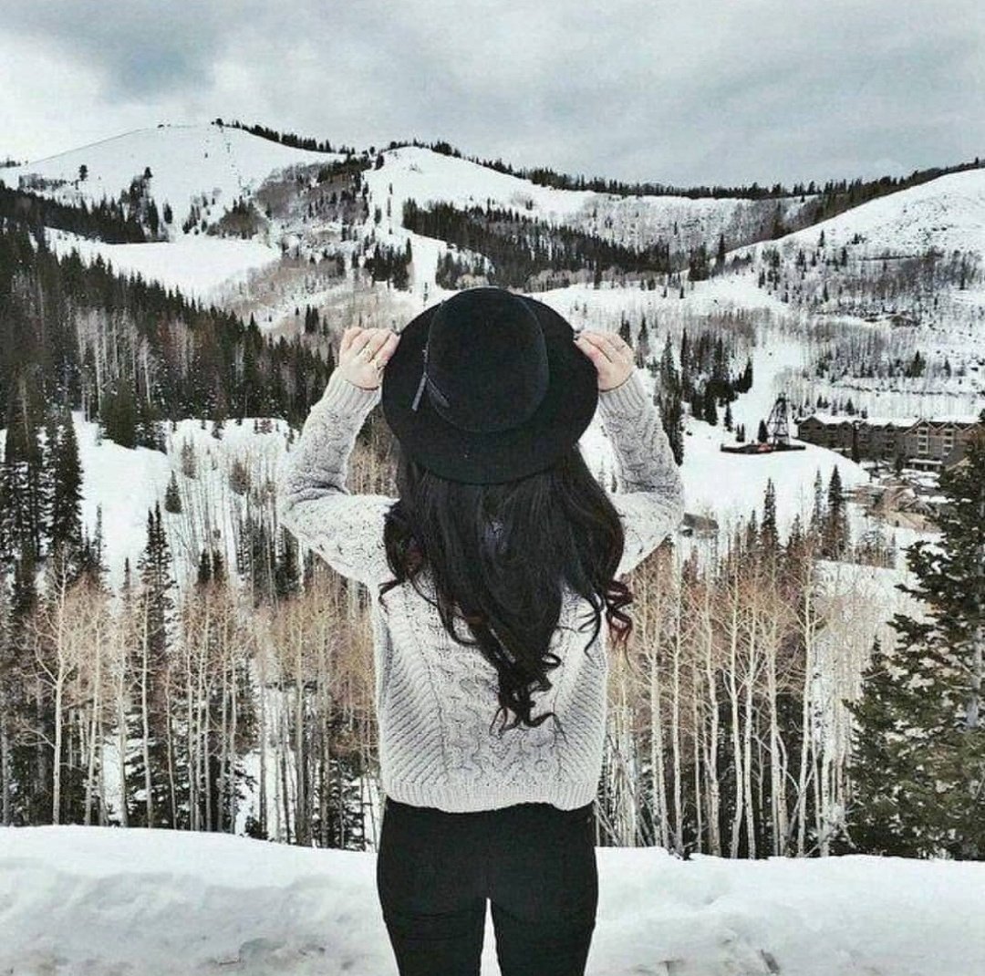 Девушкаблодинка зимой