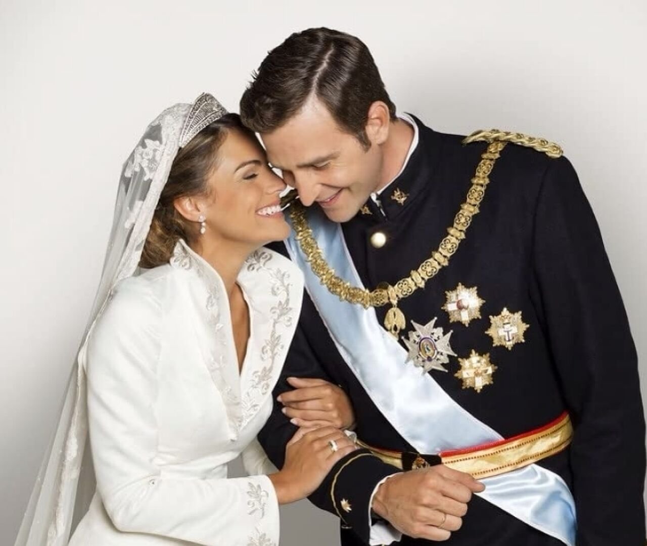 Как называется жена короля. Королева Испании, Летисия, 2004 свадьба. Летисия (Королева Испании) свадьба.