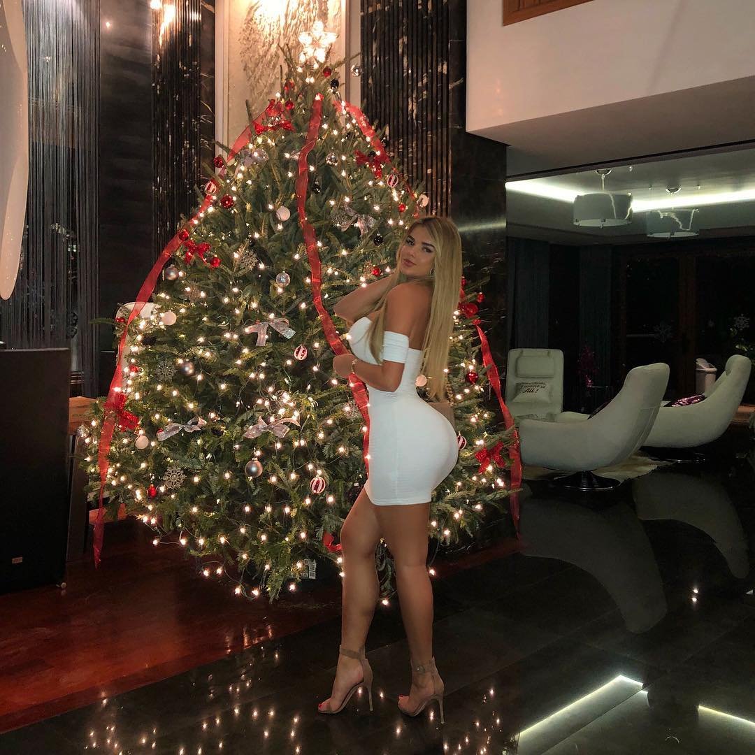 Красивая Снегурочка