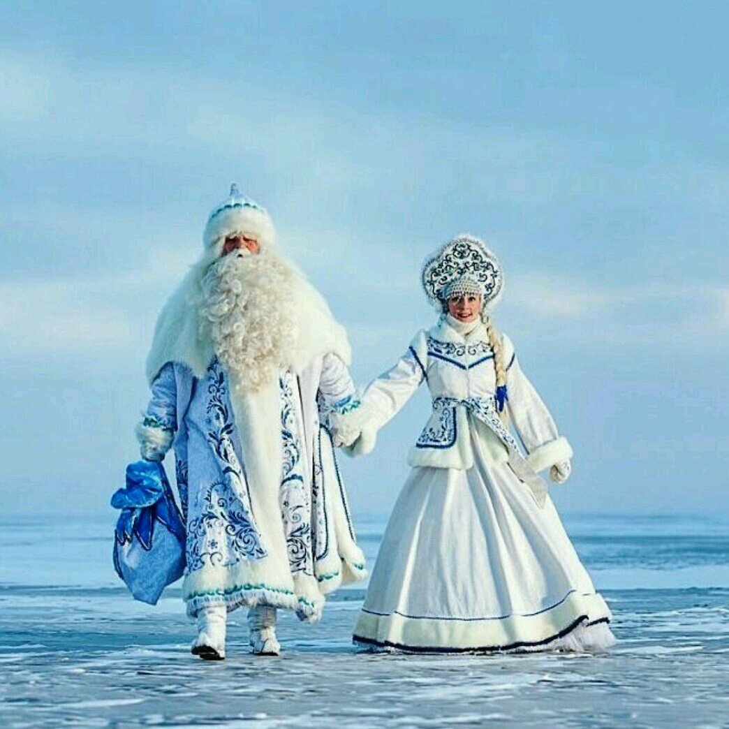 Мультяшные новогодние девушки