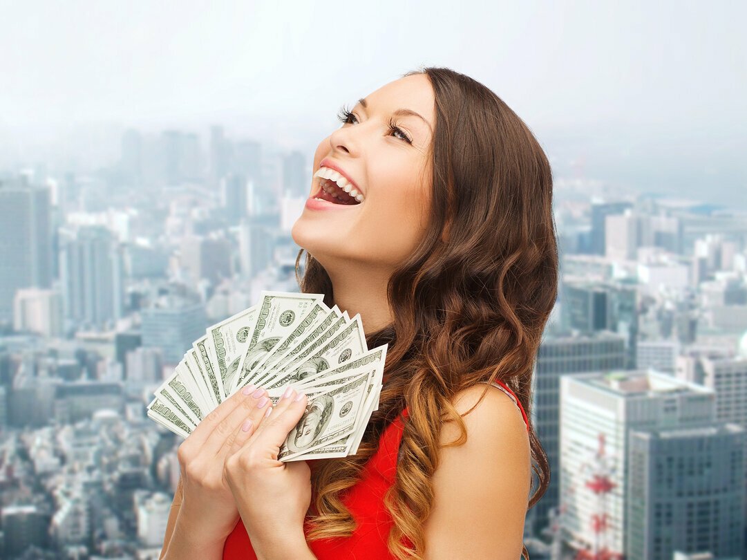 Девушка с деньгами