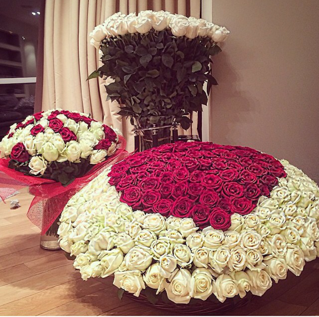 Алена Шишкова с цветами