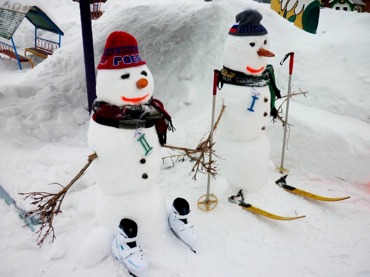 Новогодний Снеговик