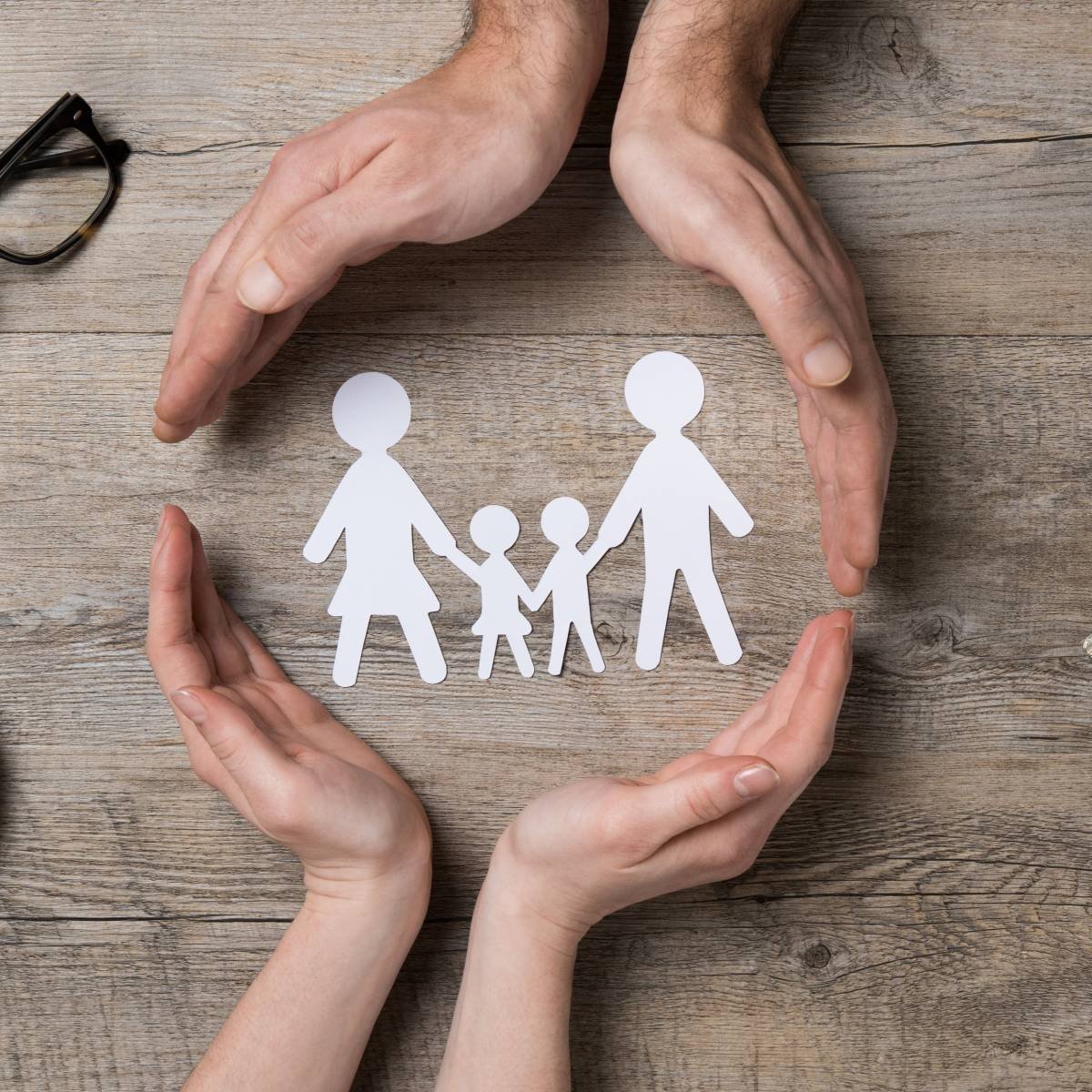 Семья руки вместе