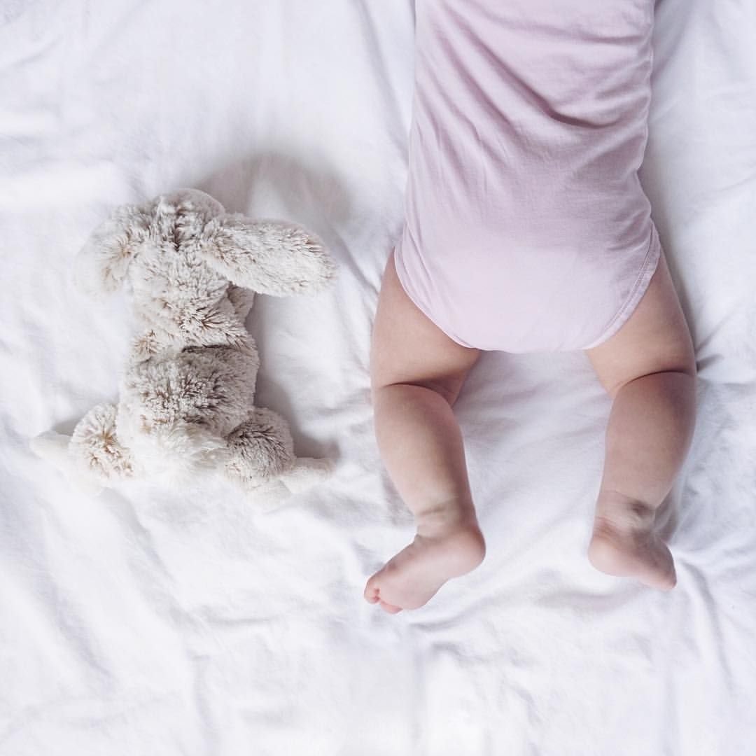 Малыш со спины