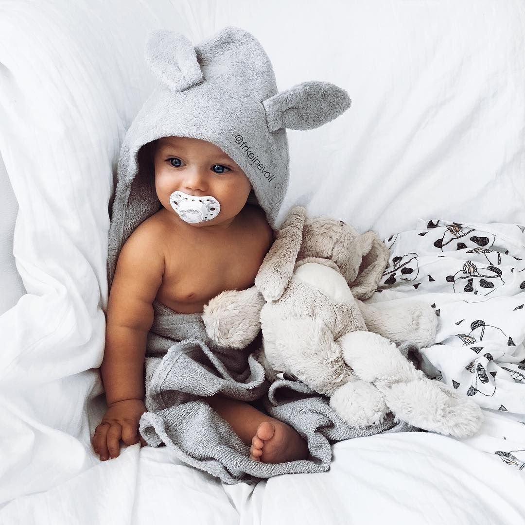 Милый малыш мальчик