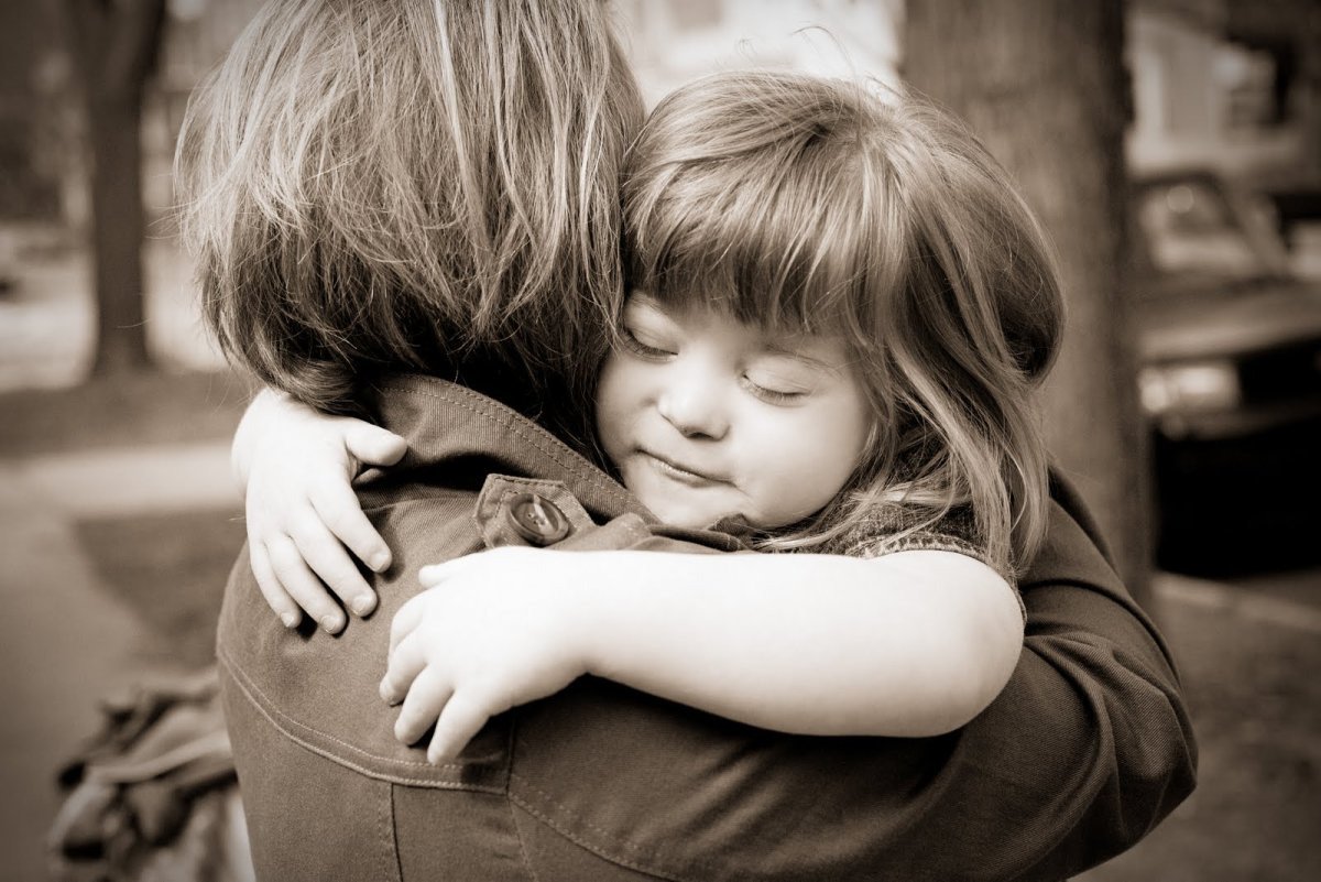 Искренние объятия