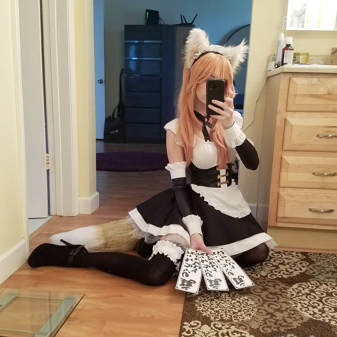 Горничная грустная