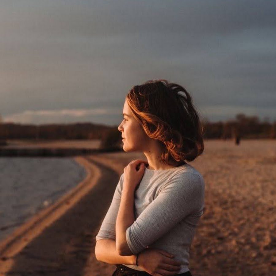 Девушка птица