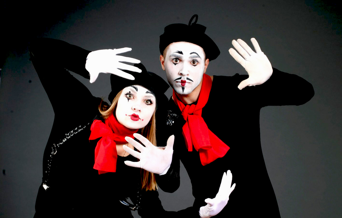 Пантомимы девушка