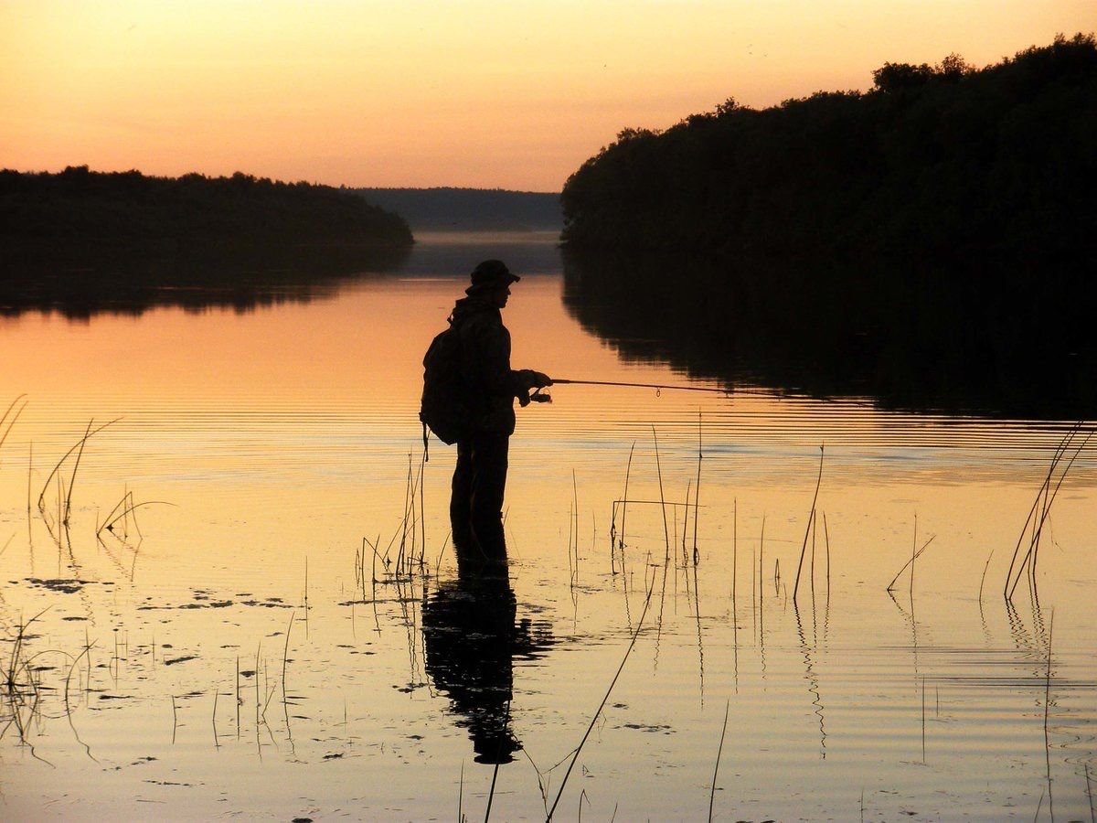 Рыбак на природе