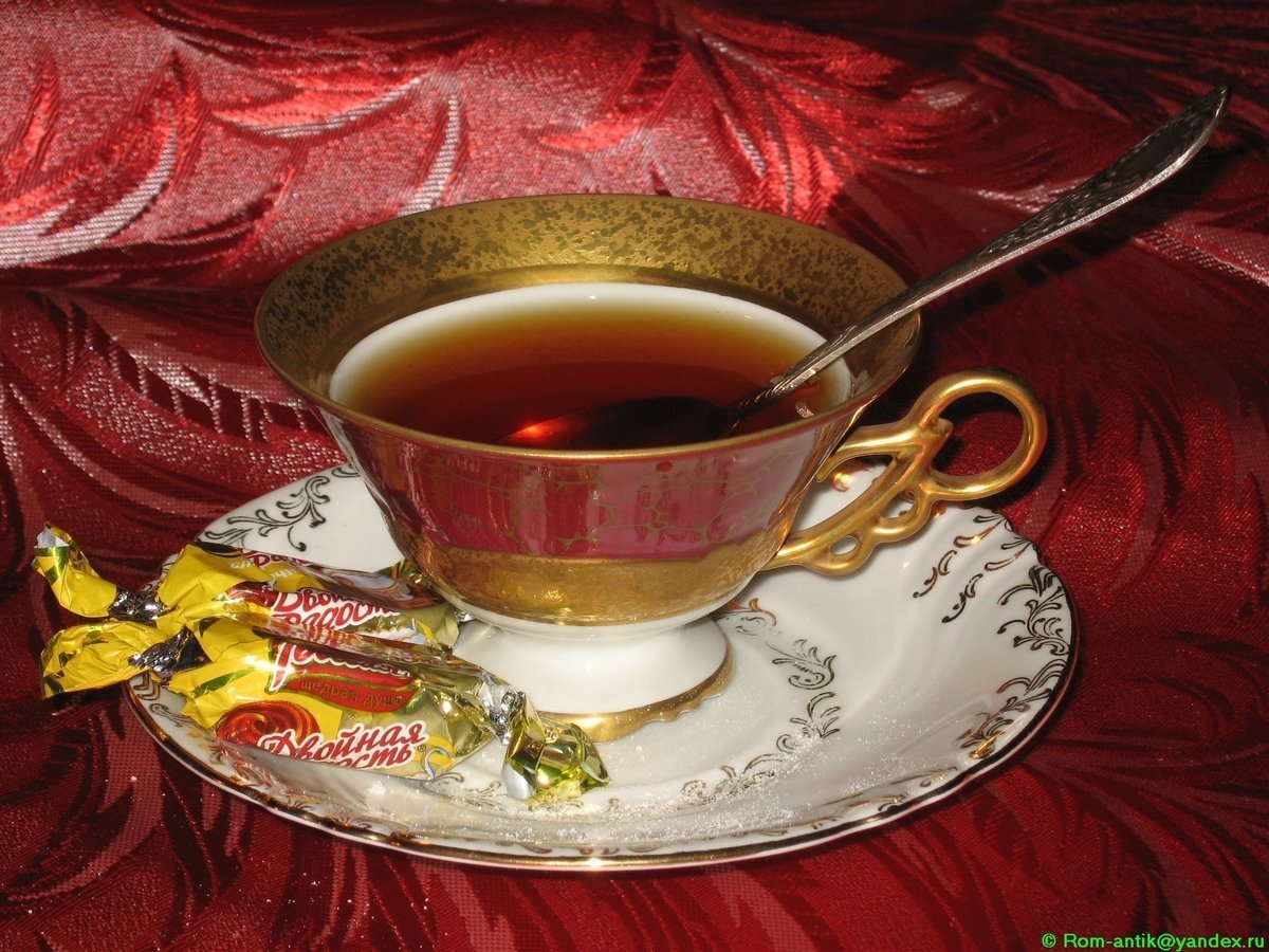 Чай с конфетами