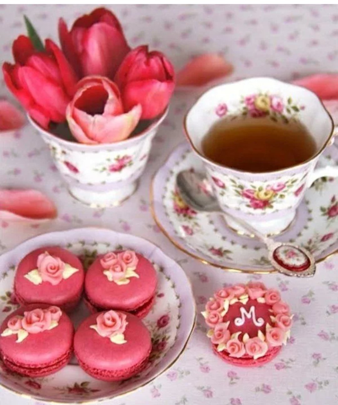 Кофе с шоколадными конфетами