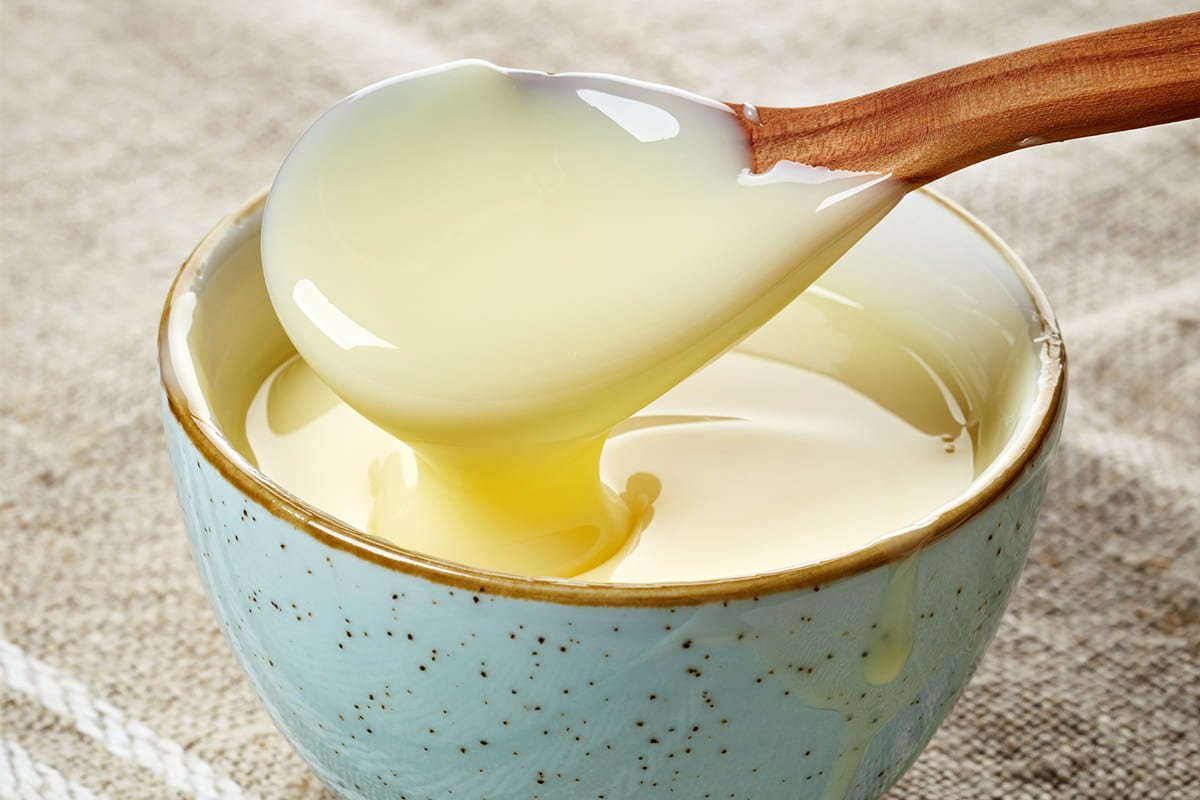 Сгущенное молоко в пиалке