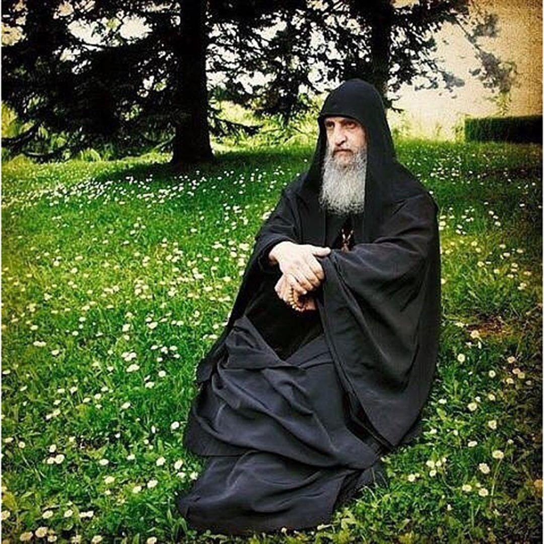 Монах молчит