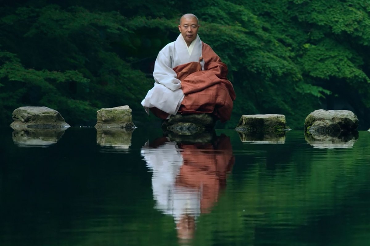 Все суетишься монахи картинка