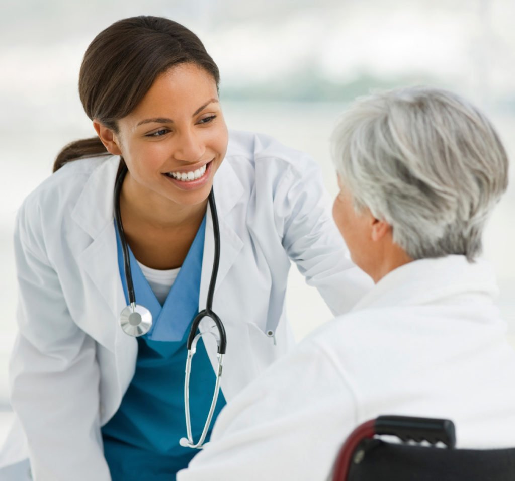 Медицинский работник и пациент