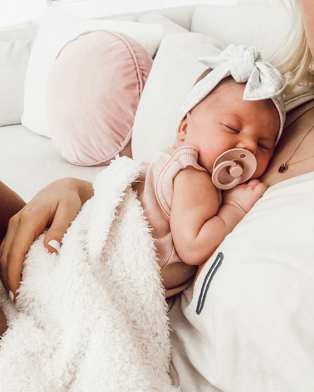 Новорожденная дочка