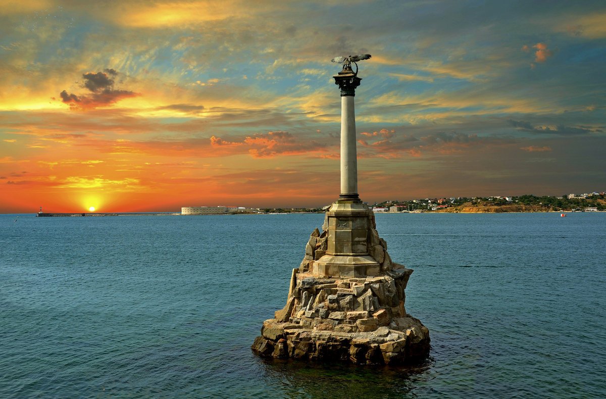 Памятник затопленным кораблям (г. Севастополь)