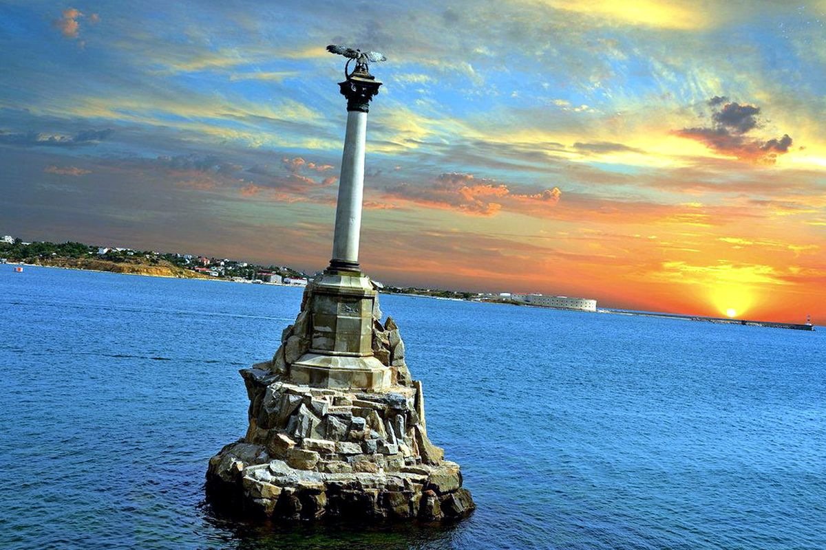 Символ Севастополя памятник затопленным кораблям