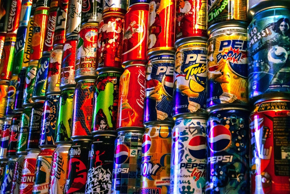 Напитки в жестяных банках