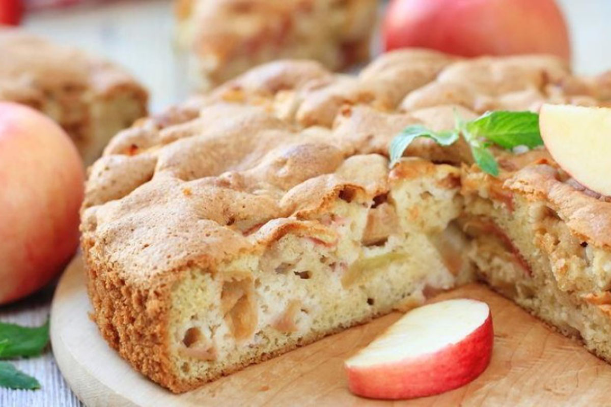 Шарлотка с яблоками Юлии Высоцкой