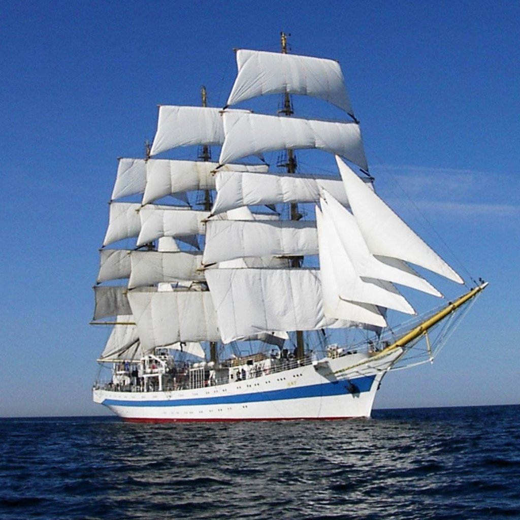 Учебное парусное судно мир