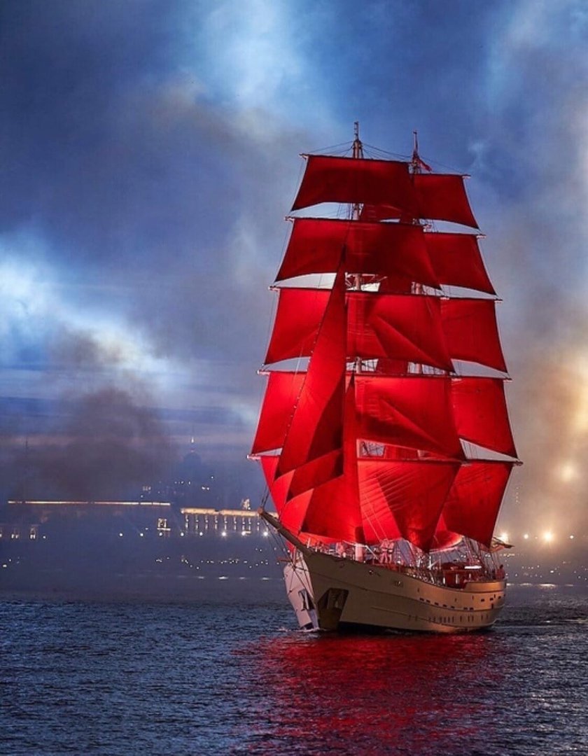 Алые паруса корабль в Питере