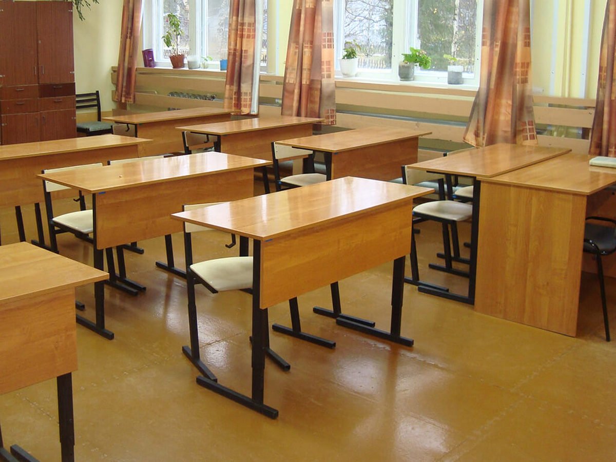 Аниме парты в классе