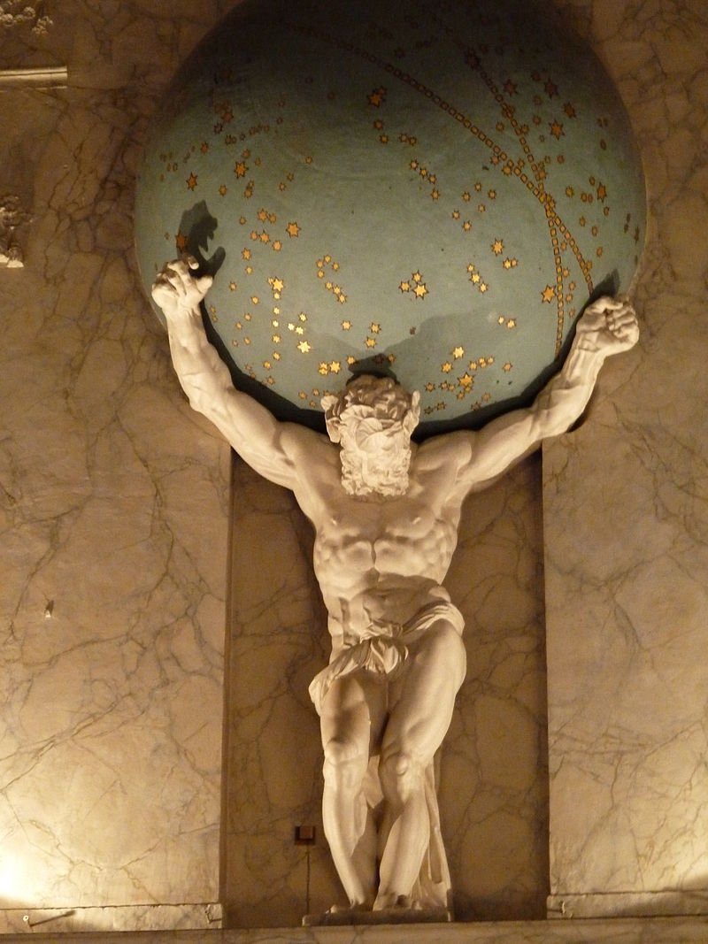 Атлант Титан скульптура