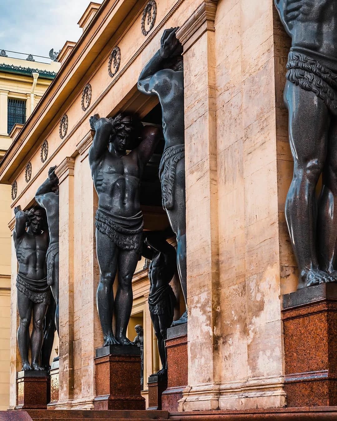 Атланты лого