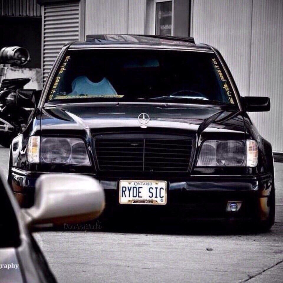 Мерседес Бенц спорткар АМГ