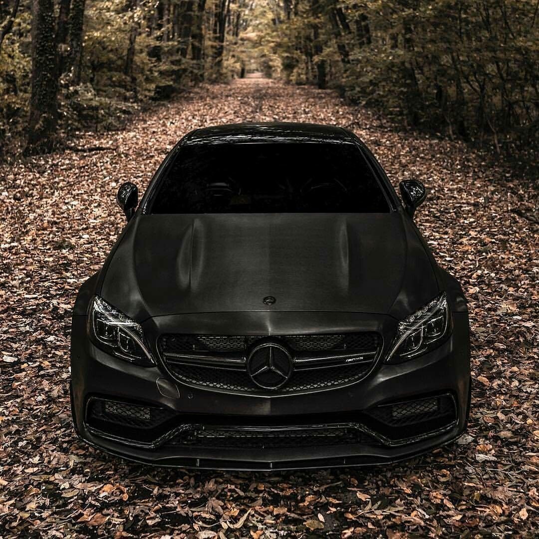 Мерседес е63 АМГ В темноте