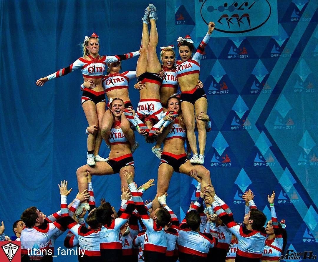 Черлидинг пирамиды Америка