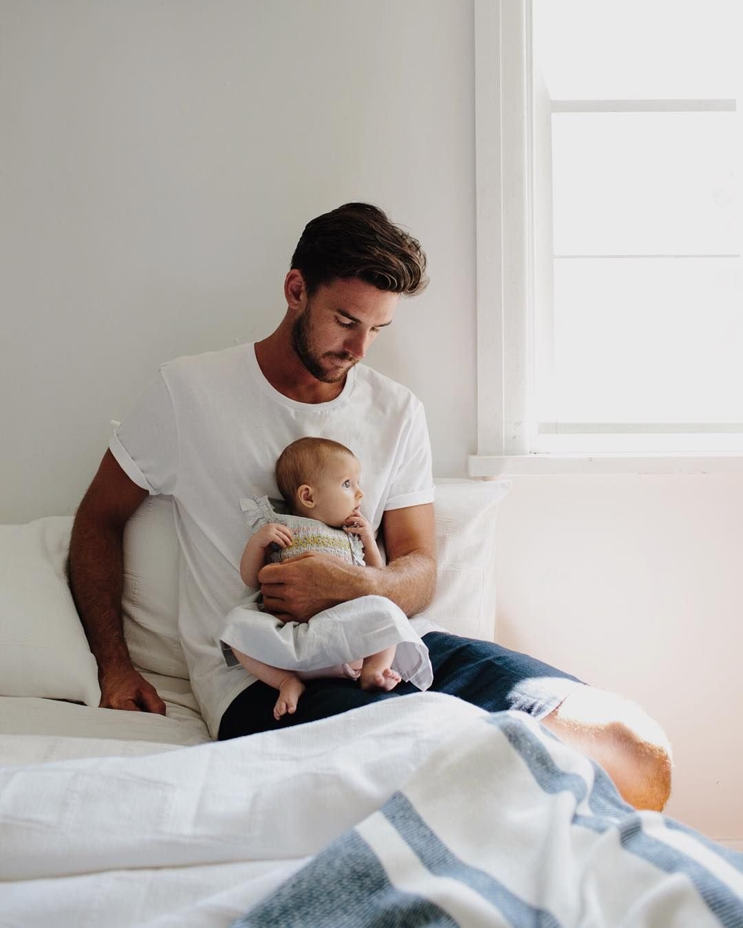 Папа с младенцем