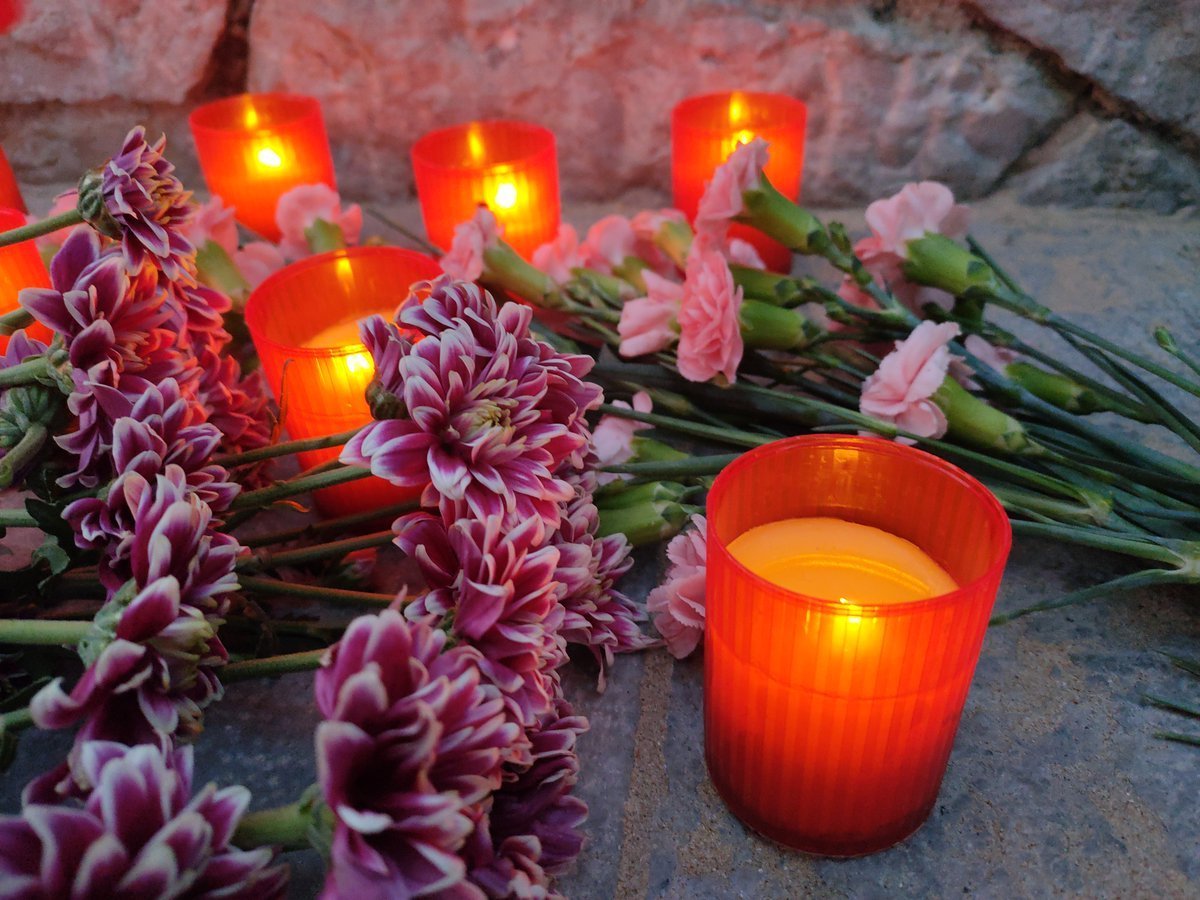 Горящая свеча