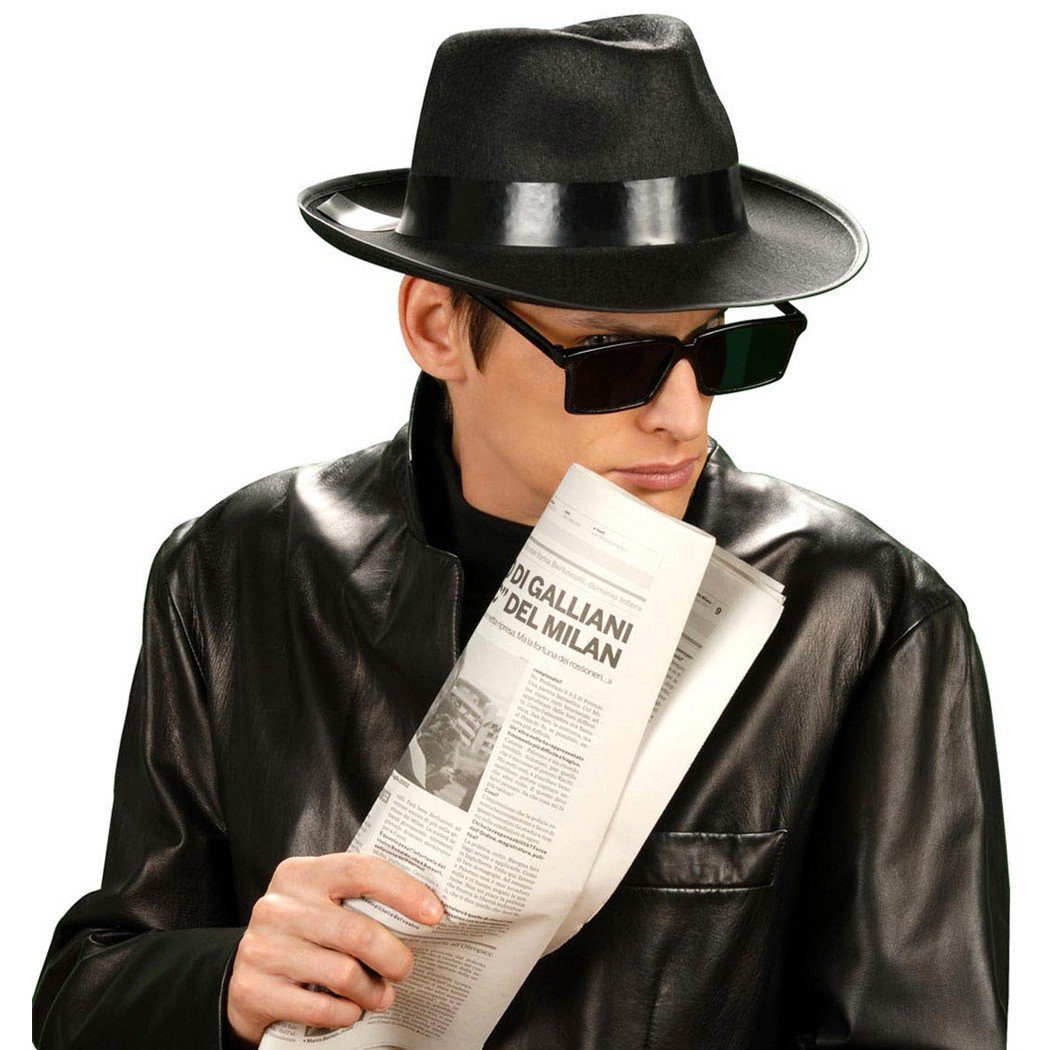 Человек в шляпе и очках