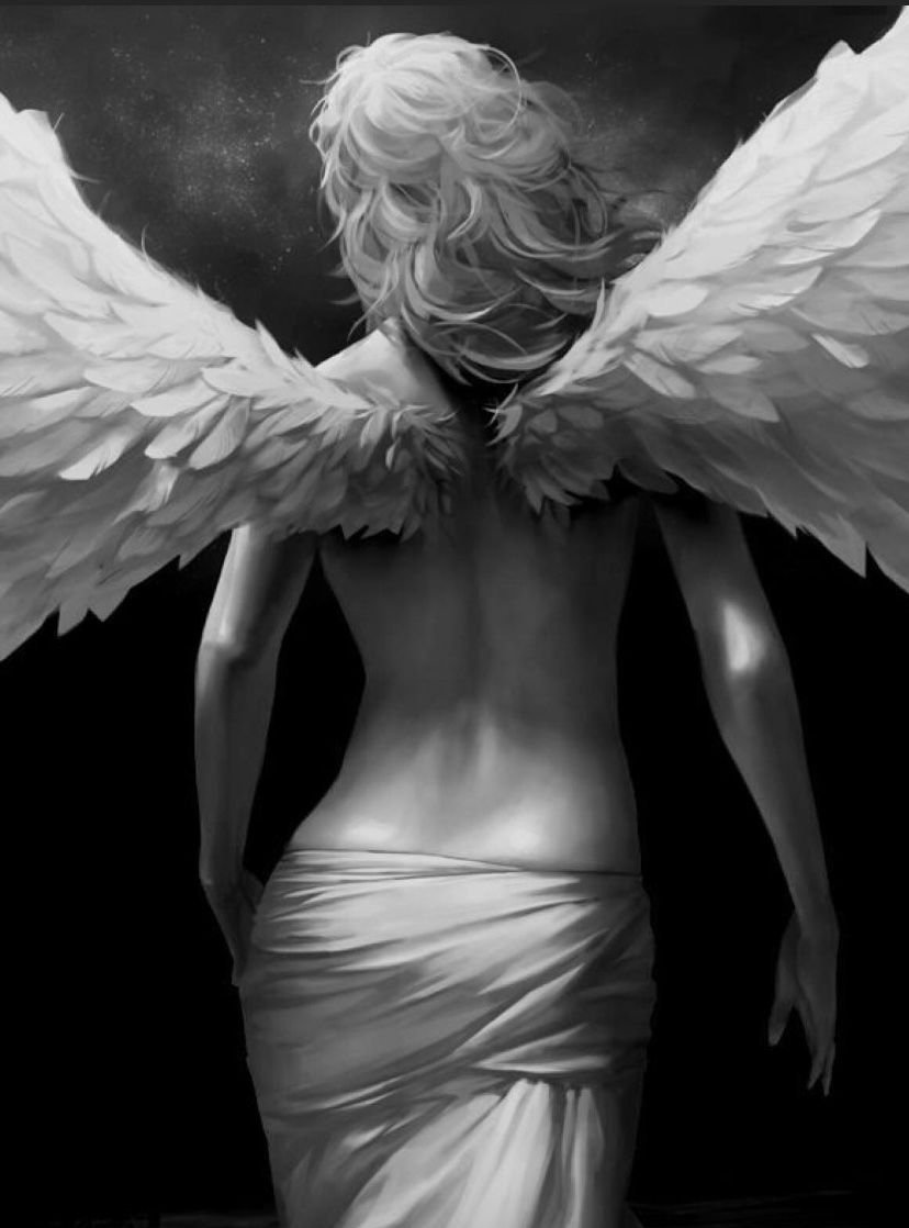 Девушка с крыльями