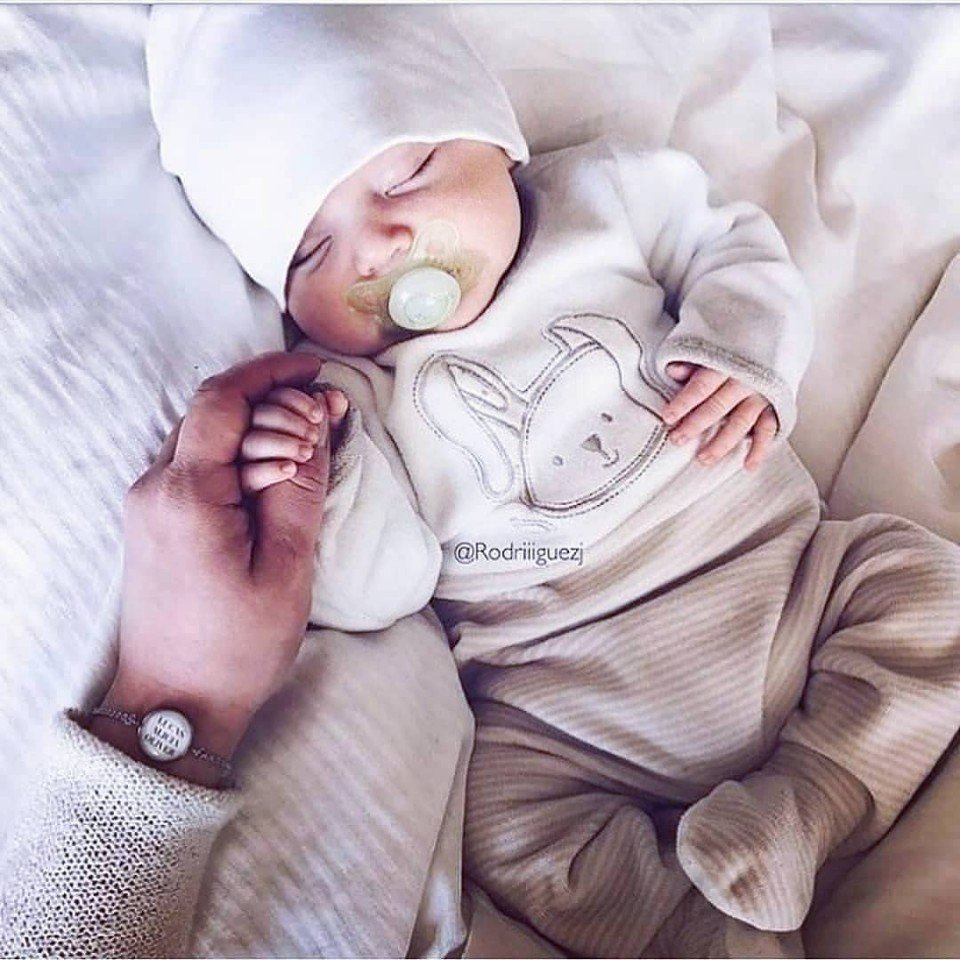 Малыши Новорожденные