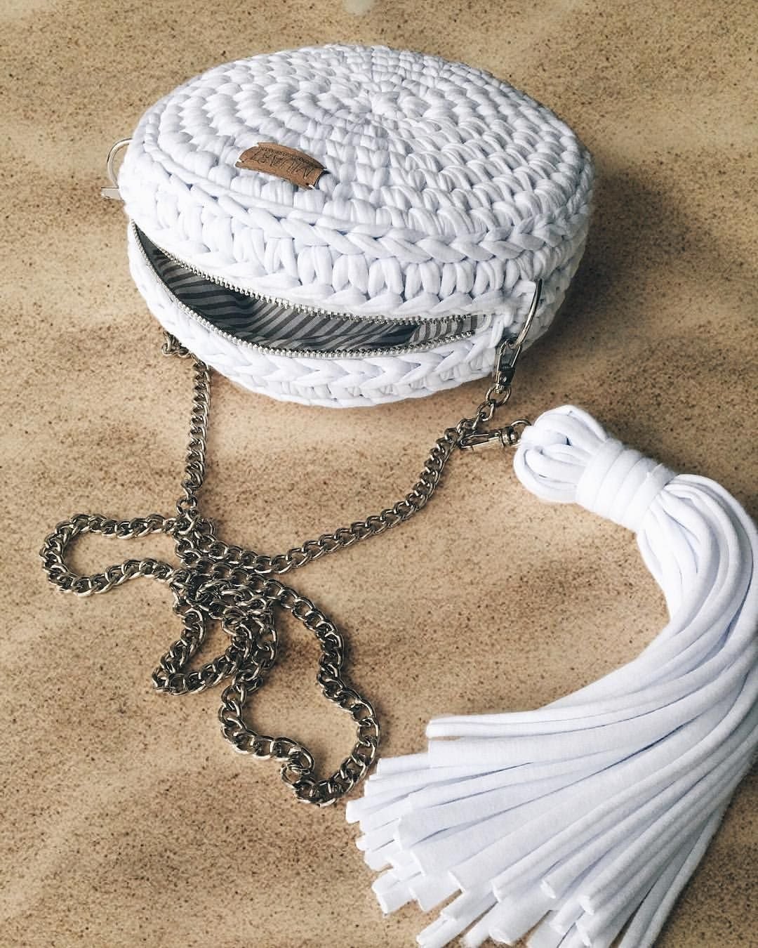 Круглая сумочка из трикотажной пряжи