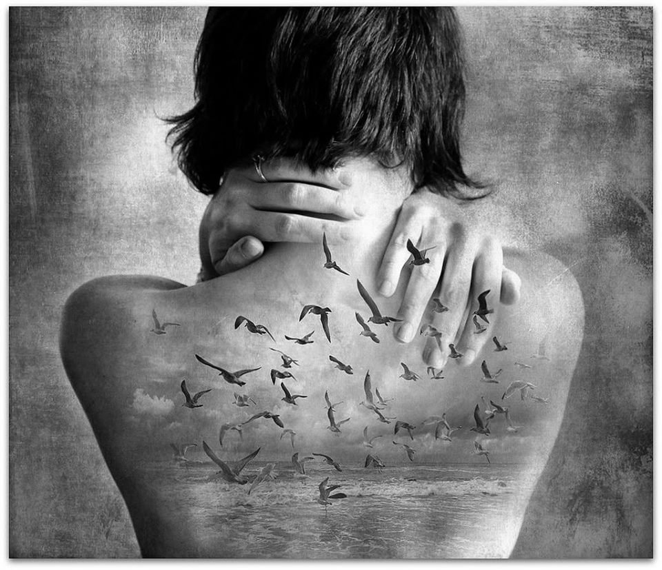 Глаз со слезой карандашом