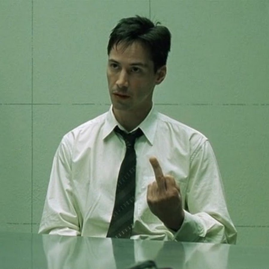 Удивленный Киану Ривз Нео