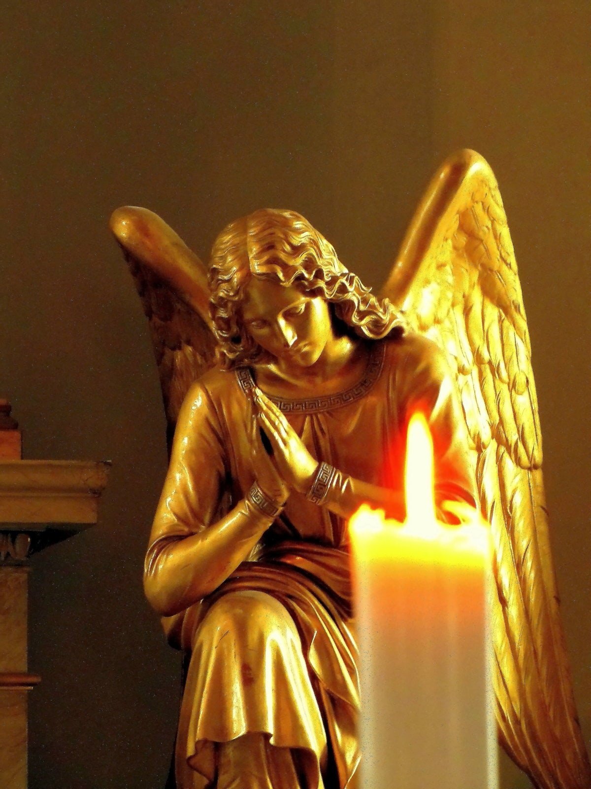 Свеча в руках