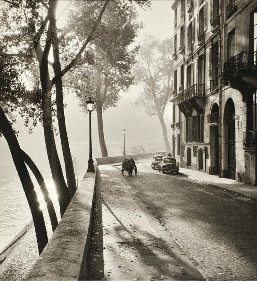 Старый город черно белый