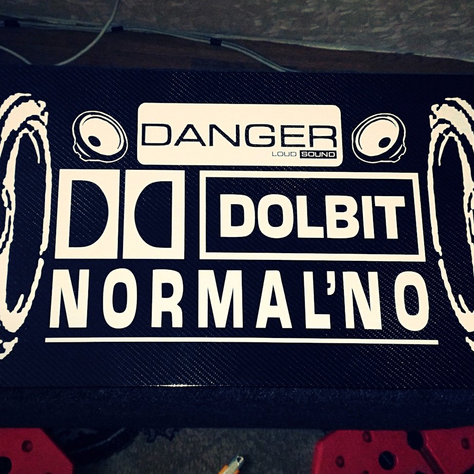 Наклейки на сабвуфер